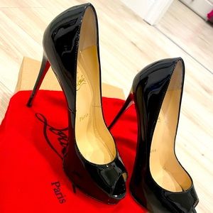 Black Patent Very Prive 120 in a size 6.5